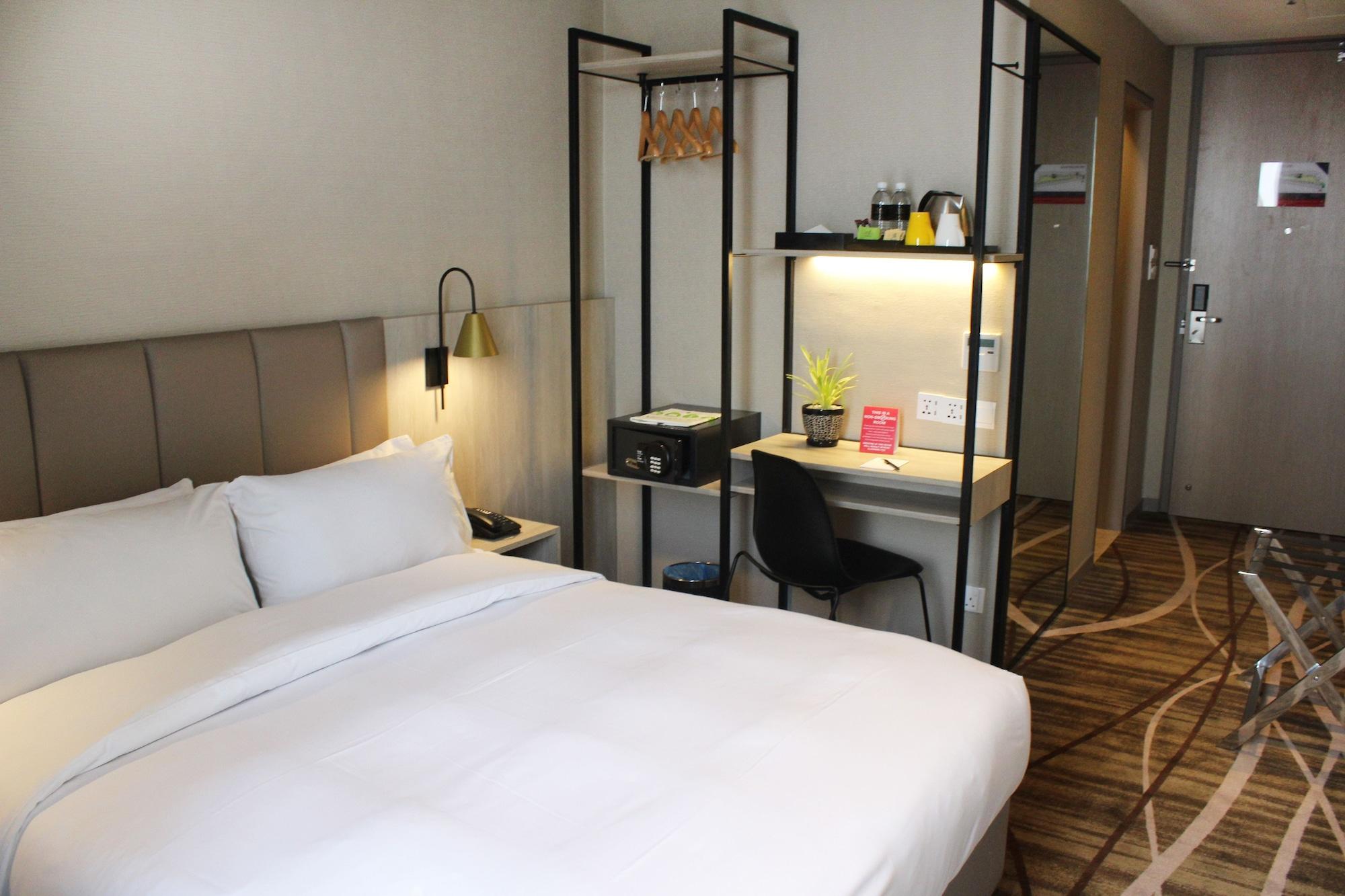 Mtree Hotel Пухонг Екстериор снимка