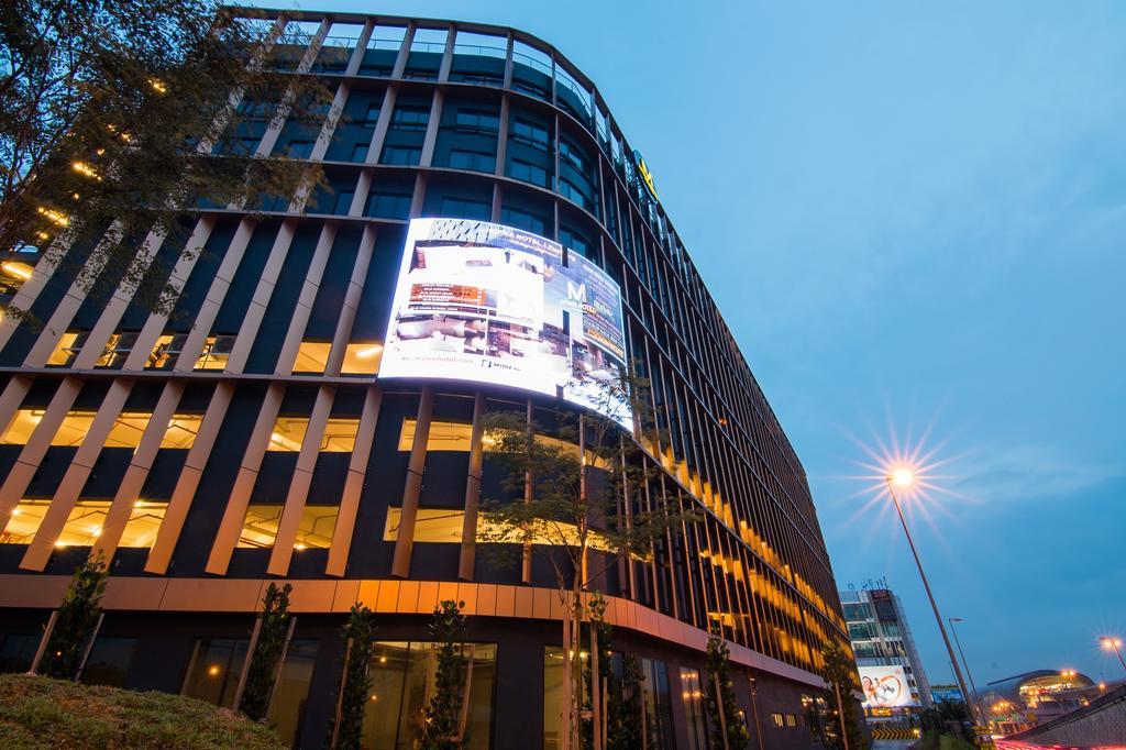 Mtree Hotel Пухонг Екстериор снимка