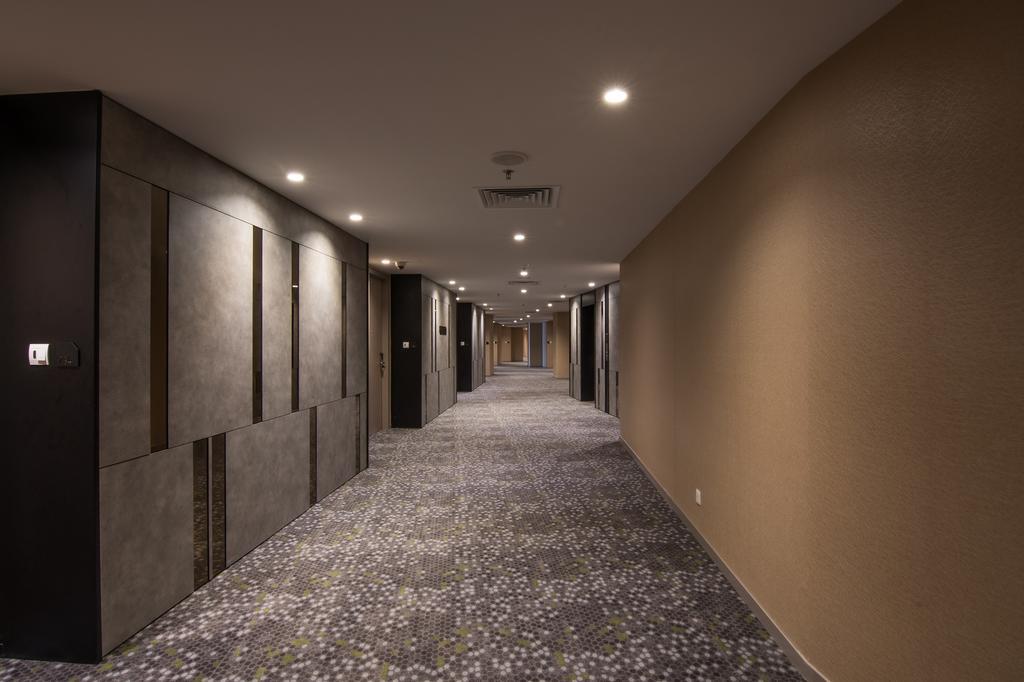 Mtree Hotel Пухонг Екстериор снимка