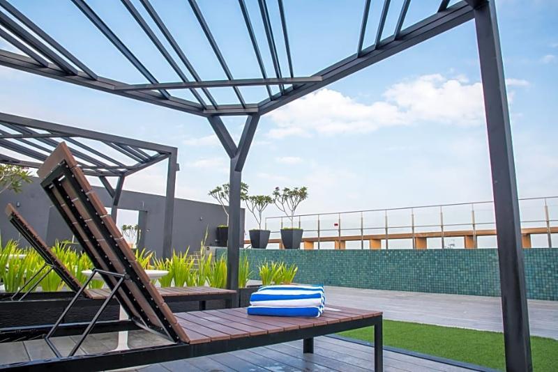 Mtree Hotel Пухонг Екстериор снимка